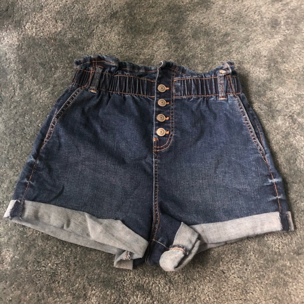 NWOT Stretchy Denim high waisted shorts